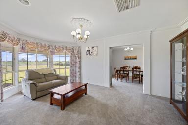 Farm For Sale - VIC - Rochester - 3561 - STUNNING FAMILY HOME ON APPROX. 5090m2 ALLOTMENT  (Image 2)