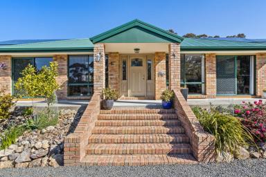 Farm For Sale - TAS - Margate - 7054 - A spacious family haven  (Image 2)