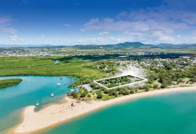 Farm Auction - QLD - Bucasia - 4750 - BEACHFRONT 10,100 m2 - DELIGHTFUL LIVING - RETIREMENT FORCES SALE  (Image 2)