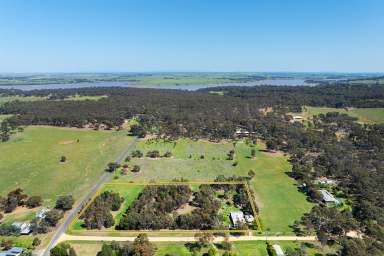 Farm For Sale - VIC - Welshmans Reef - 3462 - A Country Escape  (Image 2)