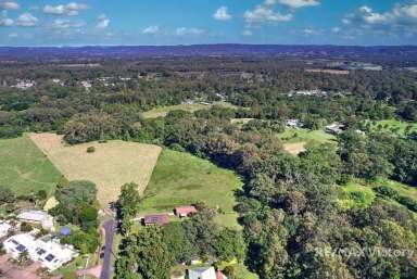 Farm For Sale - QLD - Caboolture - 4510 - VACANT AND READY TO GO - 5 BEDROOMS ON 5.7 ACRES OOZING POTENTIAL + 6 CAR GARAGE  (Image 2)