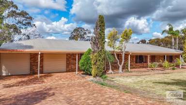 Farm For Sale - WA - Northam - 6401 - Spacious 4 Bedroom Home on 2.98 Acres in Northam  (Image 2)