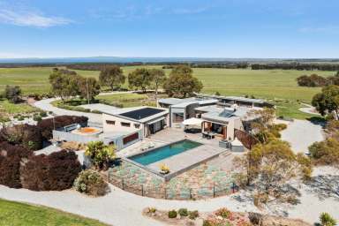 Farm For Sale - VIC - Drysdale - 3222 - 'Omaroo' - A Most Enviable Coastal Rural Retreat  (Image 2)