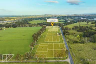 Farm For Sale - VIC - Drouin - 3818 - FUTURE DEVELOPMENT IN PRIME DROUIN LOCATION  (Image 2)