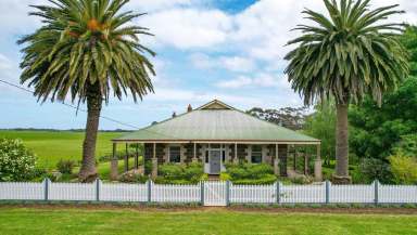 Farm For Sale - VIC - Macarthur - 3286 - “ Barakee”- A Local Landmark - 149 Ac / 60.25 Ha  (Image 2)