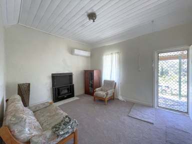 Farm For Sale - NSW - Gundagai - 2722 - Cosy Cottage  (Image 2)