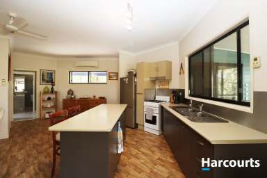 Farm For Sale - QLD - Bungadoo - 4671 - 2 BEDROOM HOME, 2 DAMS ON 5 ACRES!  (Image 2)