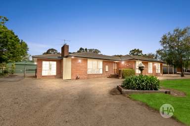 Farm For Sale - VIC - Somerville - 3912 - Fabulous space & exceptional entertaining  (Image 2)