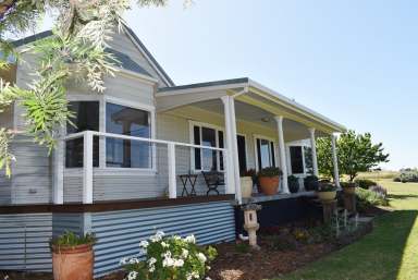 Farm Auction - NSW - Wellington - 2820 - Spectacular Homestead with Dazzling Views  (Image 2)