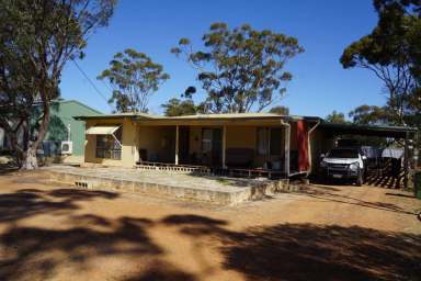 Farm For Sale - WA - Moora - 6510 - "Location & Diversity"  (Image 2)