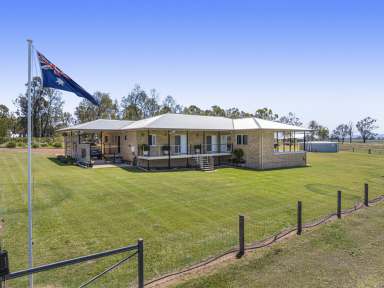 Farm For Sale - QLD - College View - 4343 - Rural lifestyle meets modern convenience!  (Image 2)