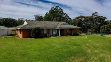 Farm For Sale - NSW - Tenterfield - 2372 - Embrace Rural Bliss  (Image 2)