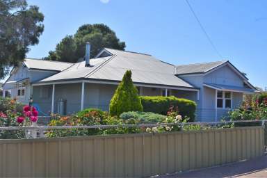 Farm For Sale - SA - Wilmington - 5485 - Family home with plenty of room to move  (Image 2)