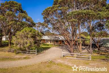 Farm For Sale - VIC - Yarram - 3971 - Unrivalled DUAL RESIDENCE Estate on Acreage in PREMIER LOCATION  (Image 2)