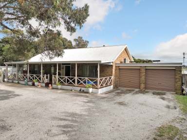 Farm For Sale - VIC - Derrinallum - 3325 - Discover Your Dream Lifestyle  (Image 2)