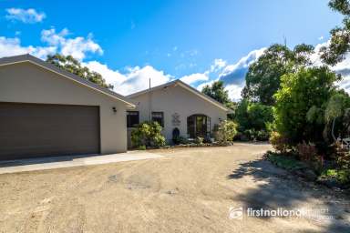 Farm For Sale - TAS - Leslie Vale - 7054 - Sprawling Family Home on 1 Acre - A Rare Opportunity Just Minutes from Kingston!  (Image 2)