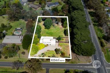 Farm For Sale - VIC - Somerville - 3912 - Enchanting country-style home  (Image 2)