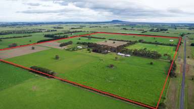 Farm For Sale - VIC - Hamilton - 3300 - “Arrunga” -An Outstanding Property on Hamilton’s Fringe - 256 Ac / 103.59 Ha  (Image 2)