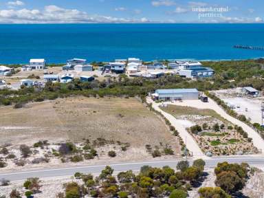 Farm For Sale - SA - Marion Bay - 5575 - Coastal views to Kangaroo Island * Land 5020m2 * Ready for Immediate settlement  (Image 2)