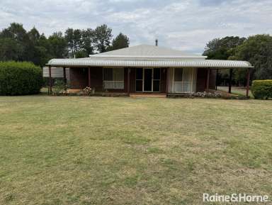 Farm For Sale - QLD - Kingaroy - 4610 - Established 1acre Brick Home  (Image 2)