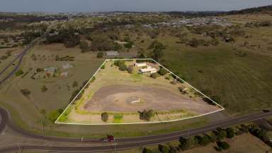 Farm For Sale - QLD - Torrington - 4350 - Strategic Location - Transport Yard + Dwelling on 4 acres  (Image 2)