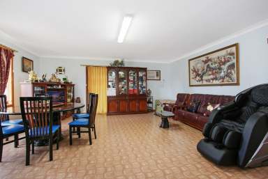 Farm For Sale - NSW - Culcairn - 2660 - LARGE FAMILY HOME WITH ROOM TO MOVE  (Image 2)