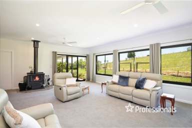 Farm For Sale - VIC - Hoddles Creek - 3139 - SPACIOUS, STYLISH, AND READY FOR THE COUNTRY LIFE  (Image 2)