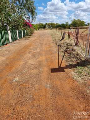 Farm For Sale - NT - Tennant Creek - 0860 - Rural Living in Style!  (Image 2)