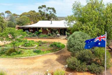 Farm For Sale - SA - Barmera - 5345 - Waking to Breath-taking Water and Tranquil Views  (Image 2)