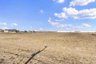 Farm For Sale - SA - Price - 5570 - Rural Lifestyle Opportunity.  (Image 2)