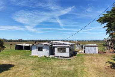 Farm For Sale - VIC - Tarraville - 3971 - Renovator's Project  (Image 2)