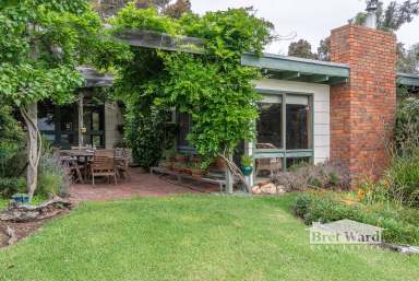 Farm Sold - VIC - Swan Reach - 3903 - CHARMING HOME WITH RIVER VIEWS.  (Image 2)