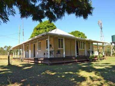 Farm For Sale - QLD - Westwood - 4702 - Escape to the Country: Trucks, Cattle, Horses, Agriculture  (Image 2)