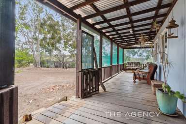 Farm For Sale - WA - Wooroloo - 6558 - "Rustic Retreat"  (Image 2)