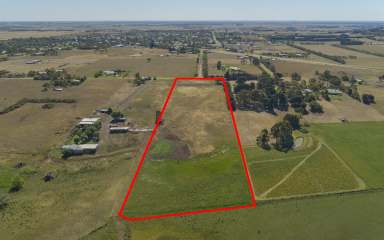 Farm For Sale - VIC - Mortlake - 3272 - Small Block Offering Country Living In Mortlake  (Image 2)