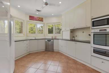 Farm For Sale - NSW - Gundagai - 2722 - Town living in a rural setting  (Image 2)