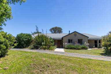 Farm Auction - NSW - Murrumbateman - 2582 - Escape to Murrumbateman: A Dual-Residence Retreat  (Image 2)