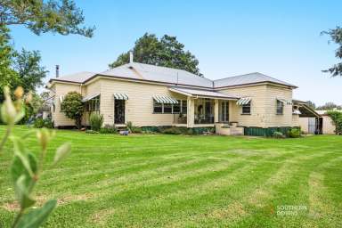 Farm For Sale - QLD - Killarney - 4373 - CHARMING PERIOD HOME ON 7 ACRES IN THE HEART OF KILLARNEY  (Image 2)