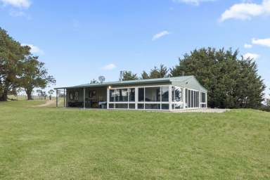 Farm For Sale - NSW - Crookwell - 2583 - A Picturesque Country Escape  (Image 2)