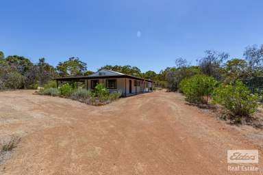 Farm For Sale - WA - Coondle - 6566 - Charming Off-Grid Oasis on 4.99 Acres in Coondle  (Image 2)