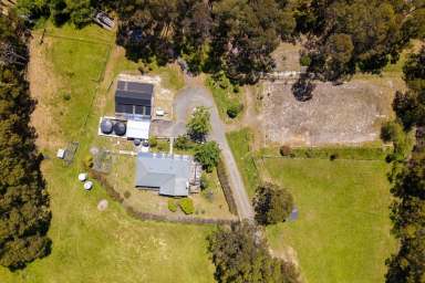 Farm For Sale - TAS - Leslie Vale - 7054 - CHARMING LIFESTYLE PROPERTY  (Image 2)