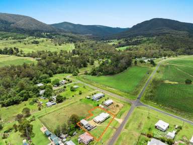 Farm For Sale - QLD - Tannymorel - 4372 - YOUR VERY OWN FAMILY HOME OR SCENIC COUNTRY RETREAT.  (Image 2)