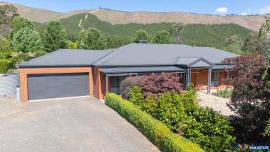 Farm For Sale - VIC - Myrtleford - 3737 - Spacious Family Home in Prime Location  (Image 2)