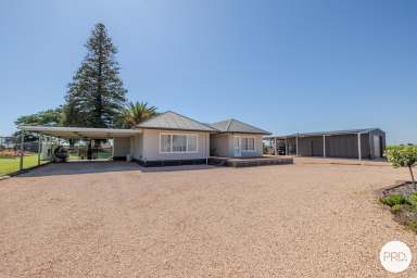 Farm For Sale - VIC - Merbein - 3505 - The Lifestyle You Have Dreamed About  (Image 2)