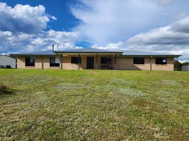 Farm For Sale - QLD - Kyoomba - 4380 - GENEROUS FAMILY HOME IN RURAL SETTING  (Image 2)