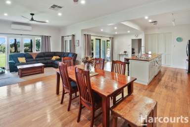 Farm For Sale - VIC - Quantong - 3401 - Large Family Home with Self Contained Unit  (Image 2)