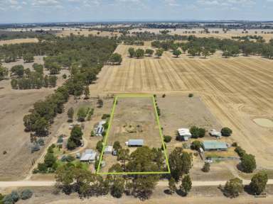 Farm For Sale - VIC - Yundool - 3727 - Rural tranquillity awaits on the Broken Creek  (Image 2)