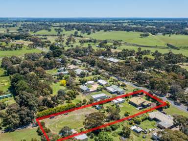 Farm For Sale - VIC - Hamilton - 3300 - An abundance of space for the growing family  (Image 2)