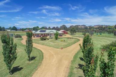 Farm For Sale - VIC - Mansfield - 3722 - BACK TO THE COUNTRY ON THE EDGE OF TOWN  (Image 2)