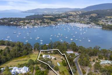 Farm For Sale - TAS - Kettering - 7155 - Waterfront elegance with private jetty and breathtaking marina views  (Image 2)